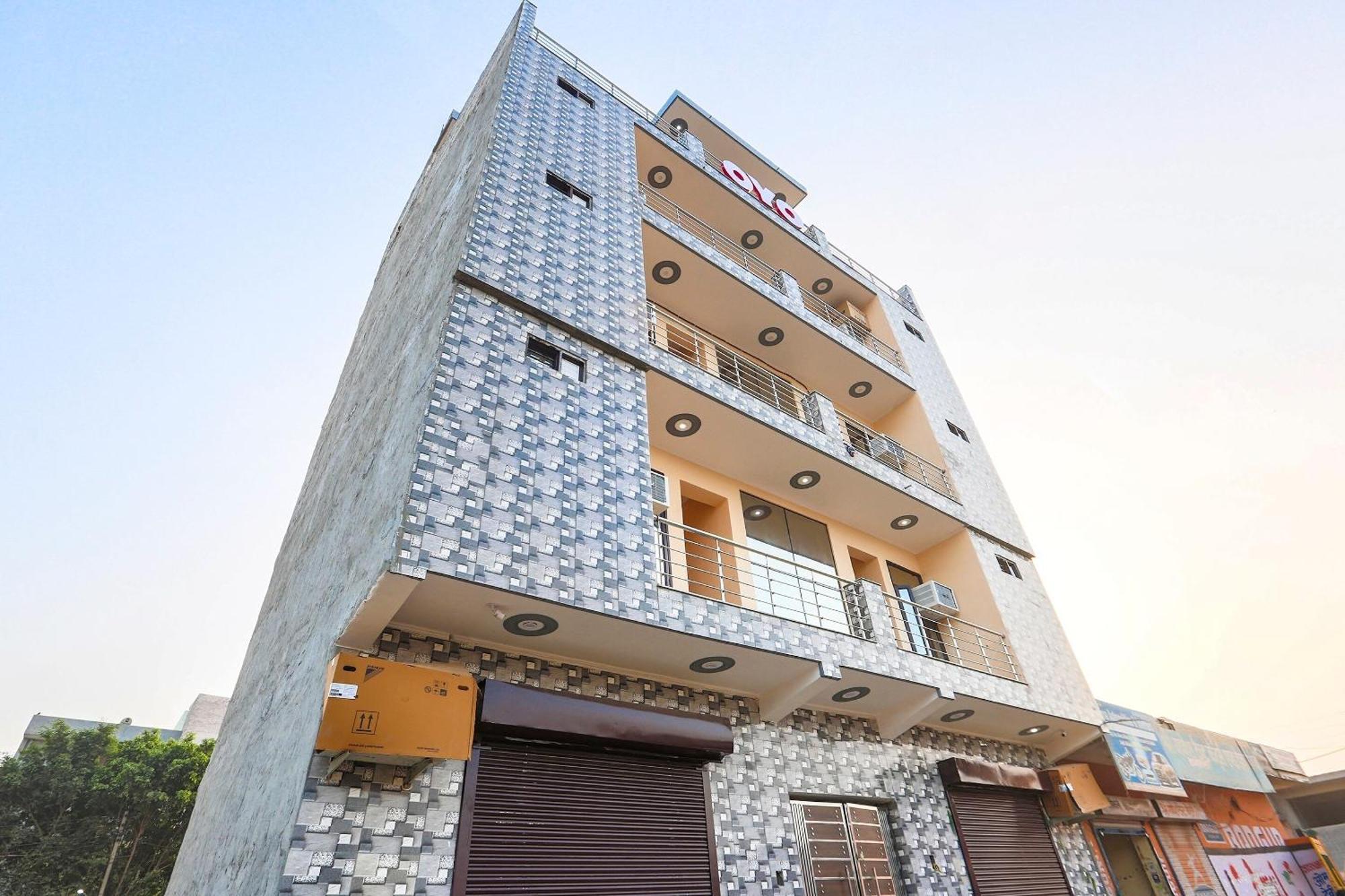 SPOT ON 65948 Royal Villa Gurgaon Esterno foto
