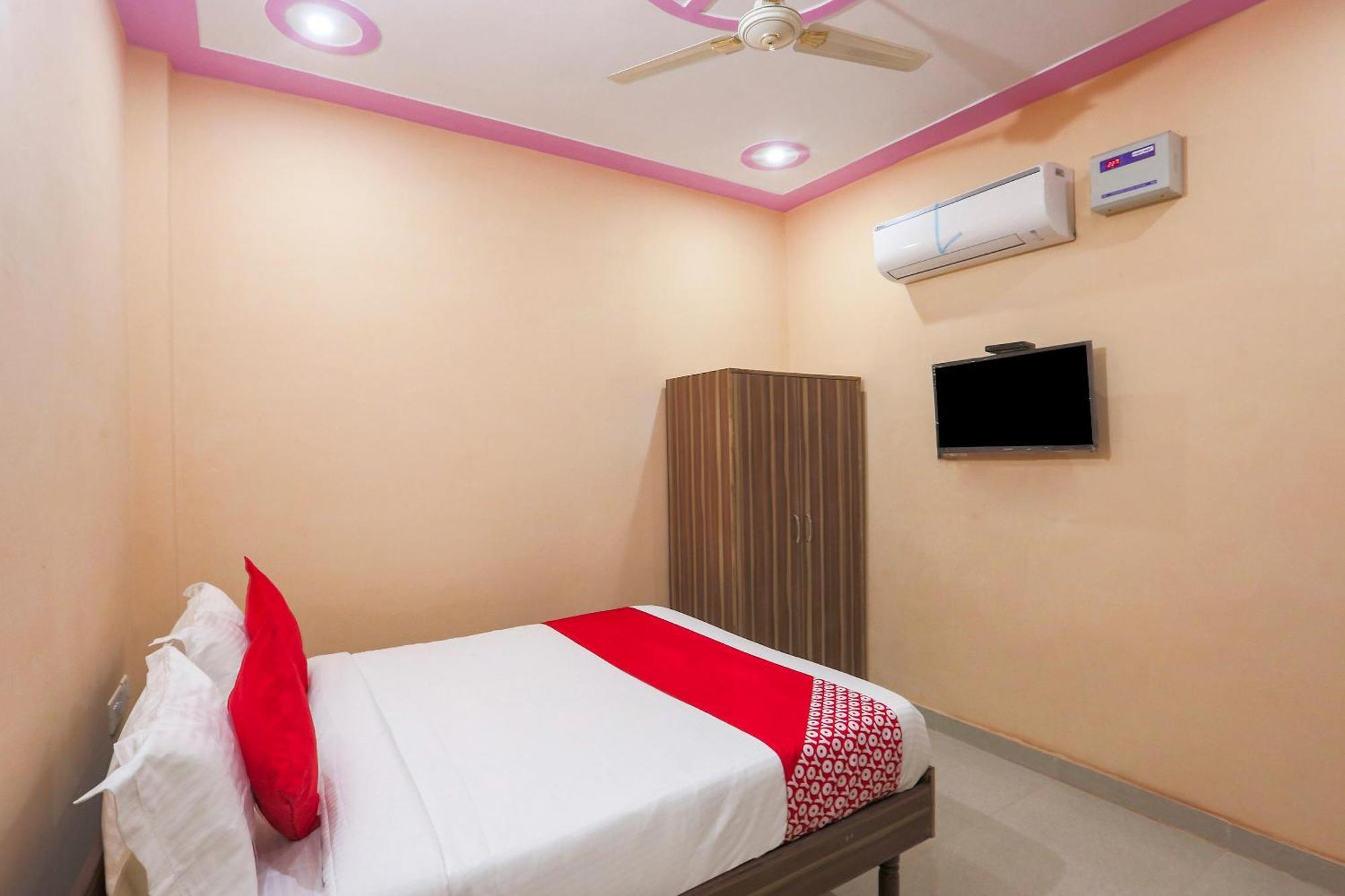 SPOT ON 65948 Royal Villa Gurgaon Esterno foto