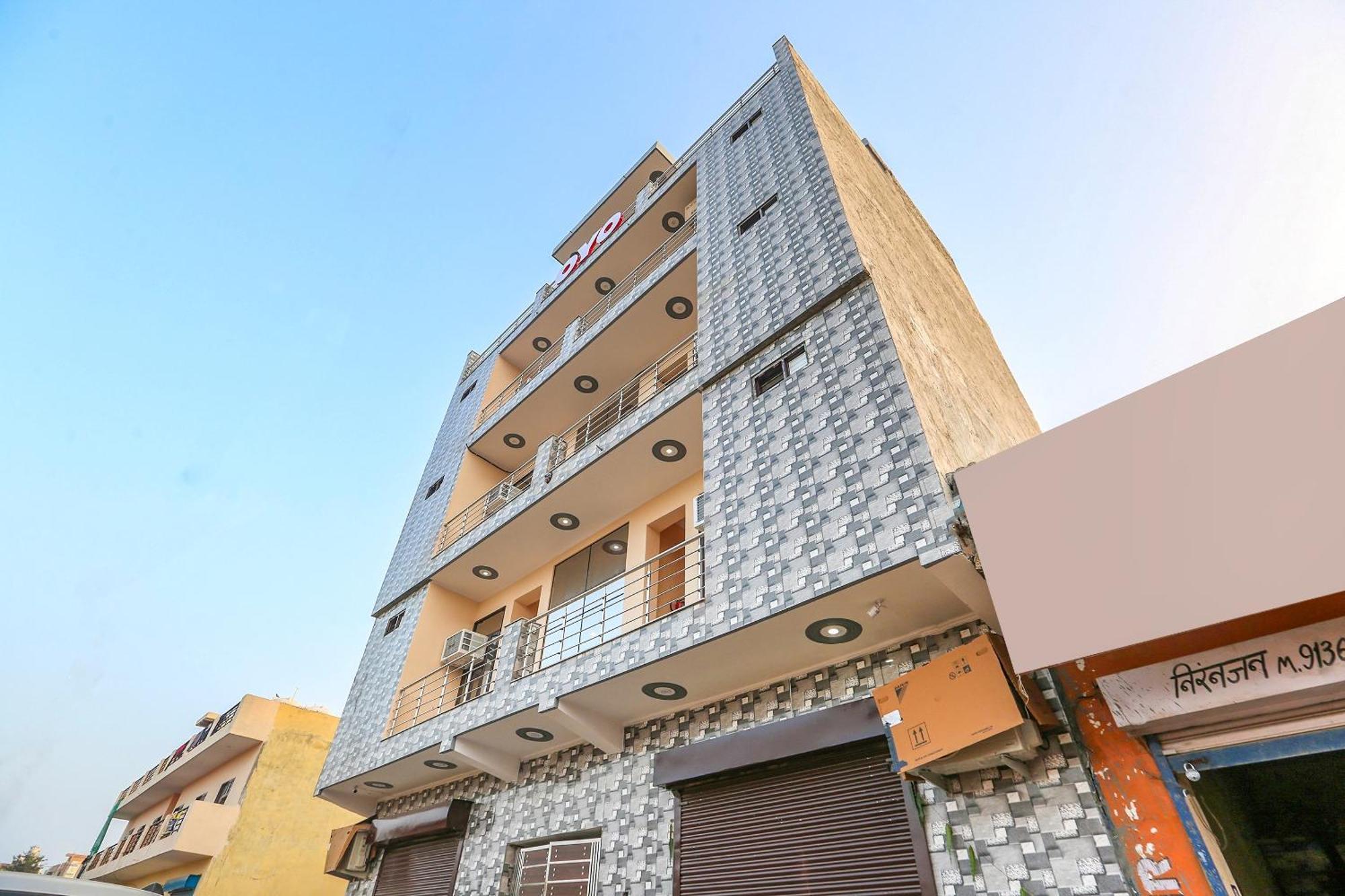 SPOT ON 65948 Royal Villa Gurgaon Esterno foto