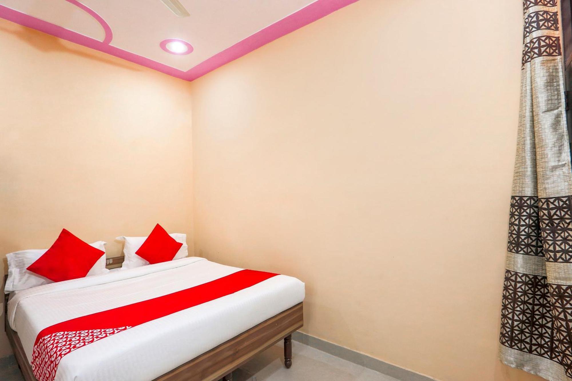 SPOT ON 65948 Royal Villa Gurgaon Esterno foto