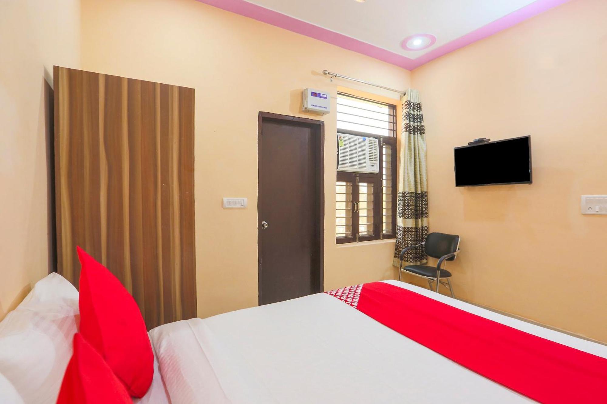 SPOT ON 65948 Royal Villa Gurgaon Esterno foto