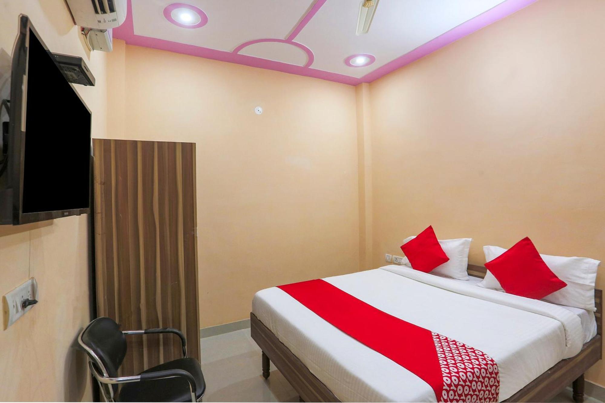 SPOT ON 65948 Royal Villa Gurgaon Esterno foto